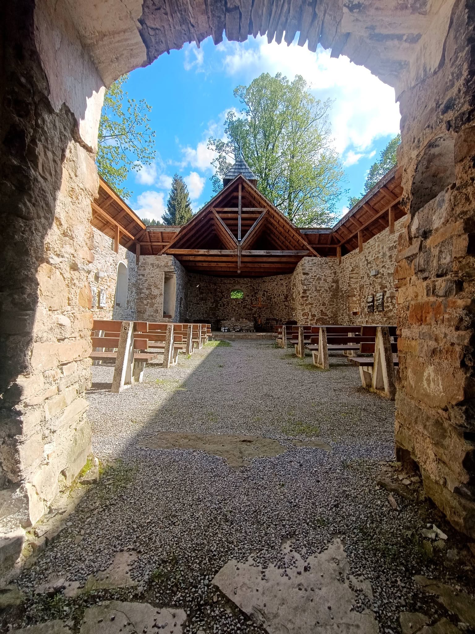 stary kostol zazriva4